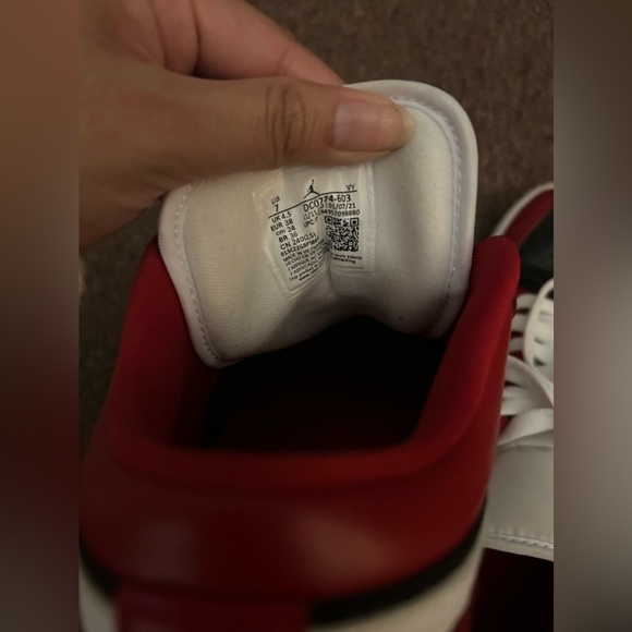 Woman’s Jordan 1 Low Chicago - Picture 7 of 8